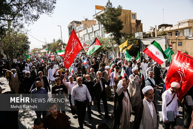راهپیمایی بشارت نصر در قم