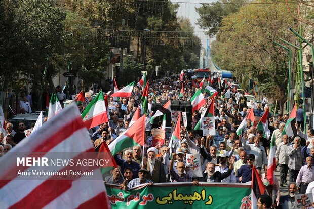 راهپیمایی بزرگ «بشارت نصر» در ورامین برگزار شد