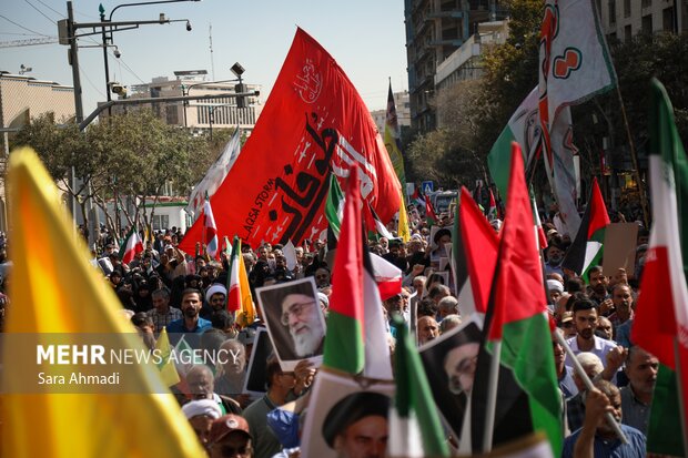 راهپیمایی با شکوه «بشارت نصر» در مشهد راهپیمایی با شکوه «بشارت نصر» در مشهد