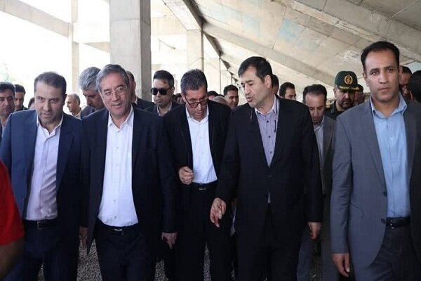 وزیر ورزش وجوانان از زیرساخت های ورزشی مهاباد بازدید کرد