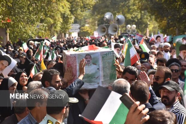 تشییع پیکر شهید «غلامرضا جمشیدی‌پور» در خرم‌آباد