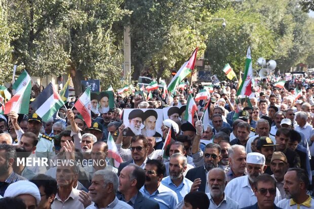 تشییع پیکر شهید «غلامرضا جمشیدی‌پور» در خرم‌آباد