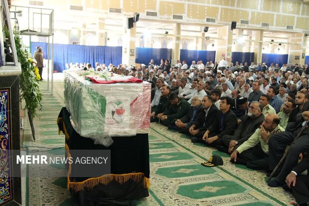 تشییع پیکر شهید «غلامرضا جمشیدی‌پور» در خرم‌آباد