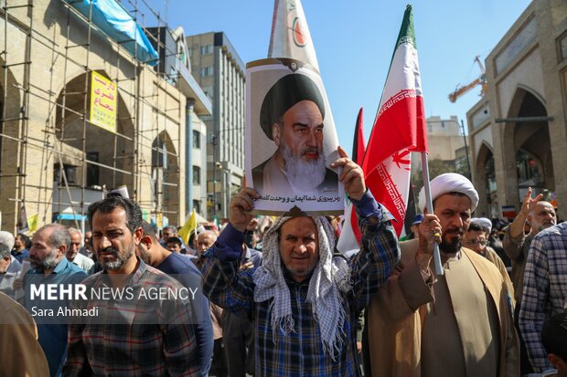 راهپیمایی جمعه‌های «بشارت نصر» در مشهد