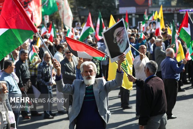 راهپیمایی جمعه‌های «بشارت نصر» در مشهد