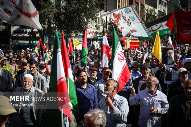 راهپیمایی جمعه‌های «بشارت نصر» در مشهد