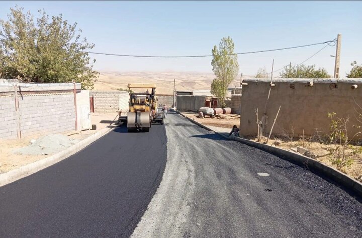 عملیات آسفالت معابر روستای اکبرآباد در بخش حسین‌آباد به پایان رسید