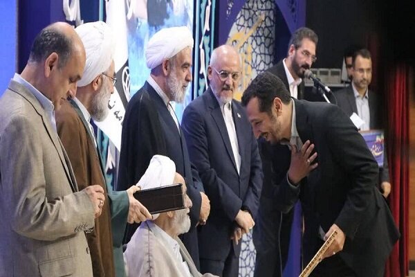 سازمان بهزیستی دستگاه برتر در حوزه ترویج فرهنگ اقامه نماز شد