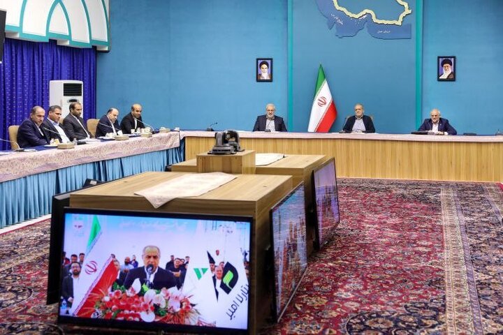 پزشکیان: قراردادهای ساخت نیروگاه خورشیدی را می توان یک ساله افتتاح کرد