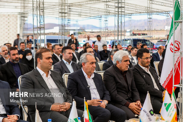 افتتاح نیروگاه خورشیدی  ۴۰ مگاواتی در آذربایجان شرقی