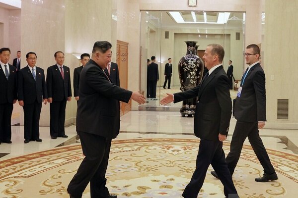 مدودف: پیمان مشارکت راهبردی با کره شمالی را به طور دقیق اجرا می کنیم