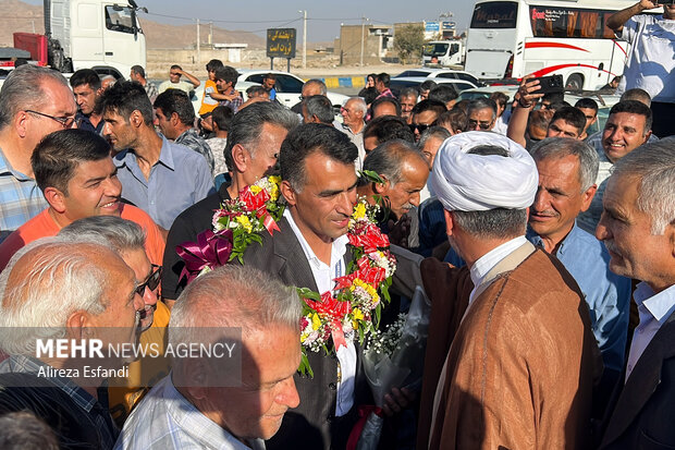 استقبال از حمیدرضا براتی قهرمان کیک‌بوکسینگ جهان در سورمق فارس