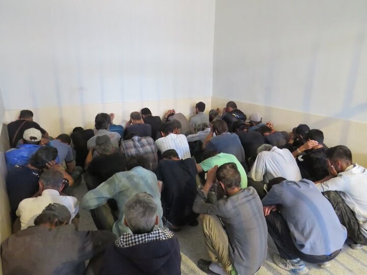 جنتی: ۴۹ خردهفروش و معتاد متجاهر در محلات دستگیر شدند جنتی: ۴۹ خردهفروش و معتاد متجاهر در محلات دستگیر شدند