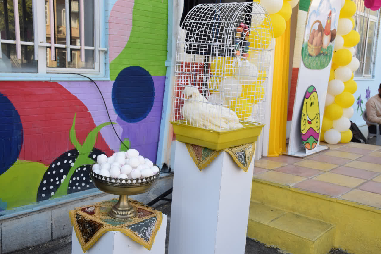 توزیع ۲۰ هزار تخممرغ و نان رایگان بین دانشآموزان درگلپایگان