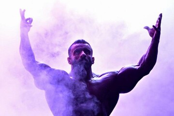 İranlı vücut geliştirmeci 2025 Mr. Olympia yarışmasında ikinci oldu
