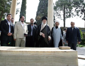 بزرگداشت حافظ بزرگداشت قرآن است