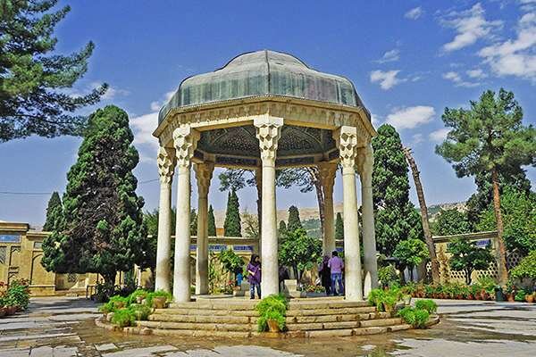 «چرا حافظ را دوست داریم؟» به روایت شفیعی‌کدکنی