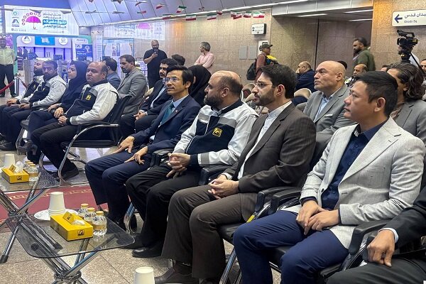 برگزاری نمایشگاه عکس ویتنام در مترو تهران