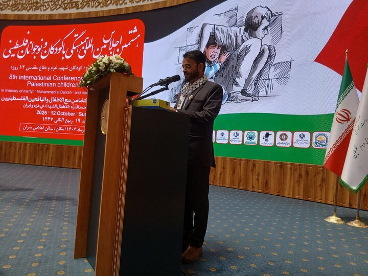 منور عباس: ایران مورد تحریم، فقط خدا را ابرقدرت می‌داند