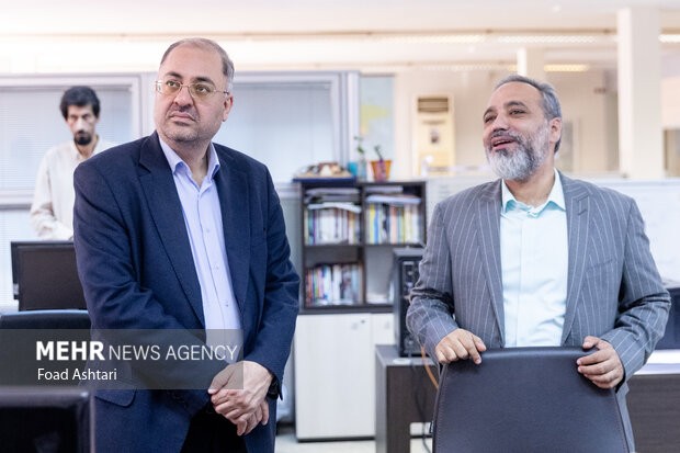 حضور حسین قرایی رئیس روابط عمومی صدا و سیما در خبرگزاری مهر حضور حسین قرایی رئیس روابط عمومی صدا و سیما در خبرگزاری مهر