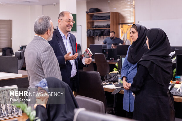 حضور حسین قرایی رئیس روابط عمومی صدا و سیما در خبرگزاری مهر
