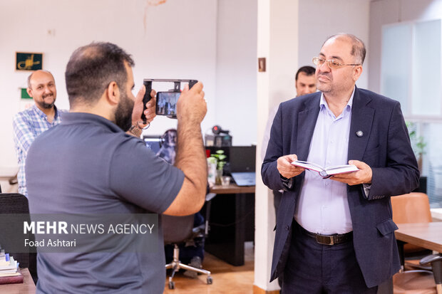 حضور حسین قرایی رئیس روابط عمومی صدا و سیما در خبرگزاری مهر
