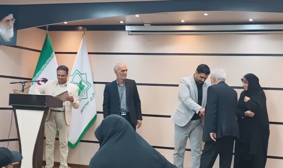 جشنواره «حاصَل» به ایستگاه پایان رسید؛ تقدیر از خبرگزاری مهر جشنواره «حاصَل» به ایستگاه پایان رسید؛ تقدیر از خبرگزاری مهر
