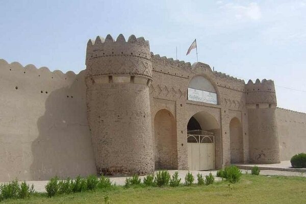 حال ناخوش قلعه ناصری ایرانشهر؛ شهرداری قول ترمیم تا ۳ماهه آینده را داد