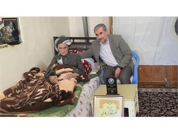 "خلە دەرزی" هونەرمەندی 109 ساڵانی سەردەشتی ڕێزی لێگیرا