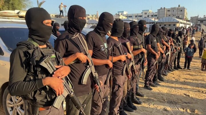 آغاز مرحله دوم تبادل اسرا؛صلیب سرخ اسرای صهیونیست را تحویل گرفت آغاز مرحله دوم تبادل اسرا؛صلیب سرخ اسرای صهیونیست را تحویل گرفت