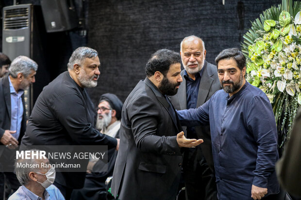 مراسم تشییع والده مداح اهل بیت (ع) سید مجید بنی فاطمه