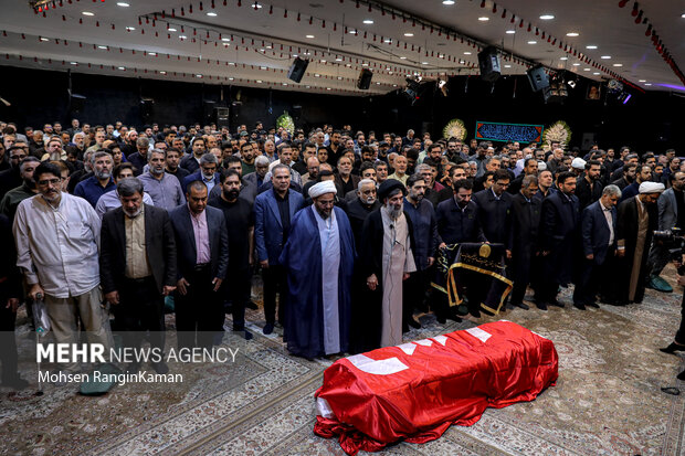 مراسم تشییع والده مداح اهل بیت (ع) سید مجید بنی فاطمه