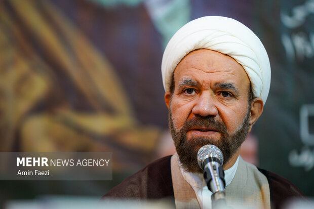 کلانتری: آیت الله حائری شیرازی(ره)، حکیمی با نبوغ و بصیرت اجتماعی بود کلانتری: آیت الله حائری شیرازی(ره)، حکیمی با نبوغ و بصیرت اجتماعی بود