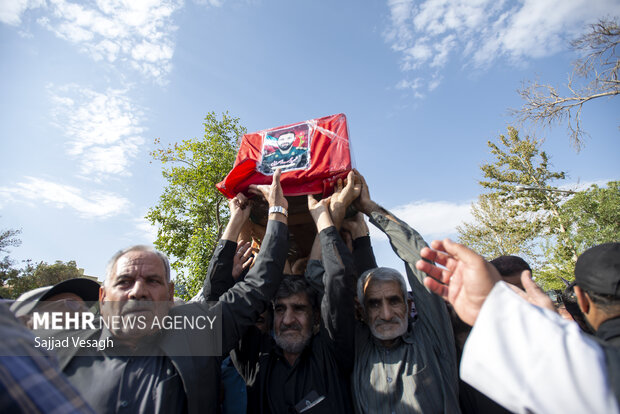 تشییع پیکر شهید محمد سهرابی در نهاوند