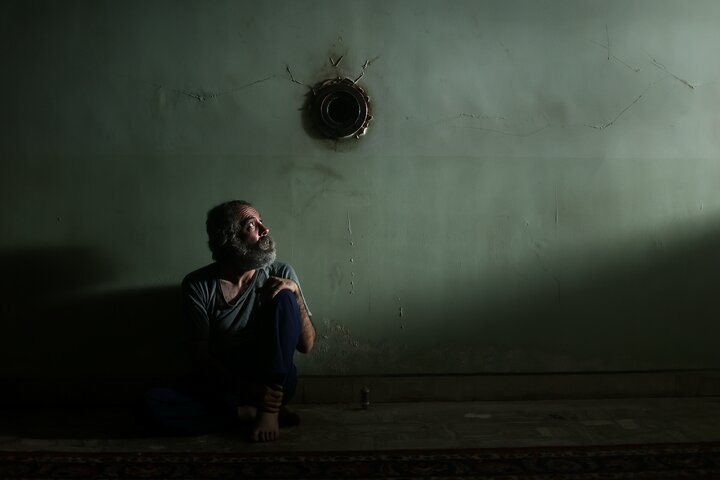 نقش رسانه در القای ترس؛ پیرمردی که زمان جنگ خانهاش را ترک نکرد