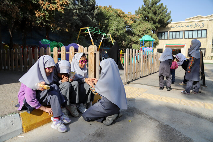 لمس دانایی؛ مسیر یادگیری کودکان نابینا در مشهد