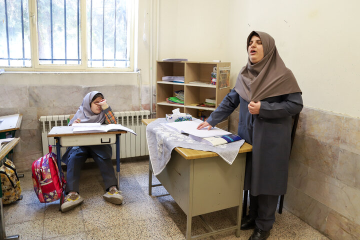 لمس دانایی؛ مسیر یادگیری کودکان نابینا در مشهد