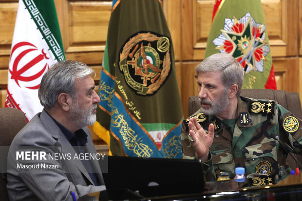 نشست اعضای کمیسیون امنیت ملی مجلس شورای اسلامی با فرمانده کل ارتش
