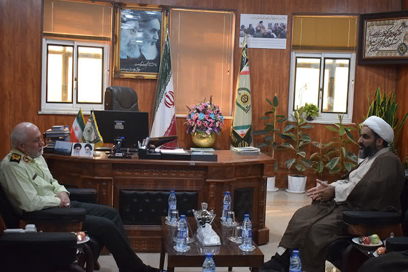 کتیبه «همعهدی» به فرمانده انتظامی استان بوشهر اهدا شد