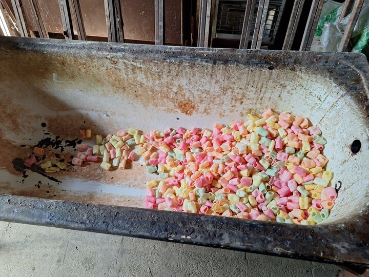 کشف کارگاه تولید پفک غیربهداشتی در شیراز