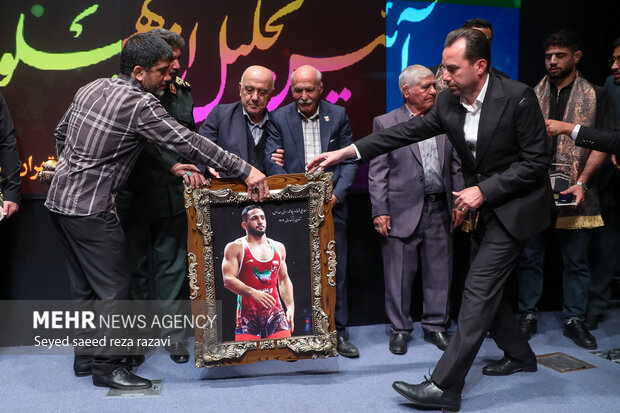 مراسم تجلیل از قهرمانان تیم ملی کشتی جمهوری اسلامی ایران 32