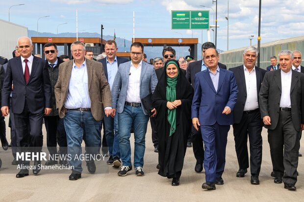 سفر یکروزه وزیر راه و شهرسازی به شهرستان آستارا