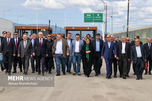 سفر یکروزه وزیر راه و شهرسازی به شهرستان آستارا