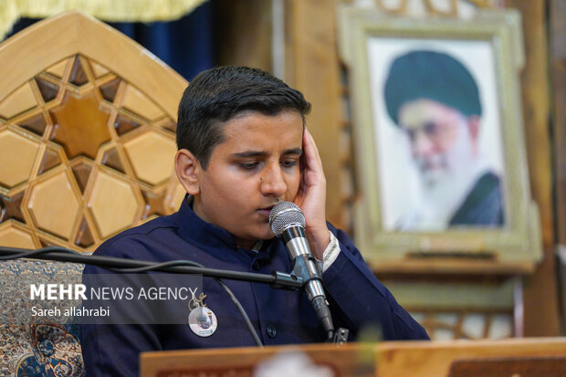 محفل انس با قرآن «بُشری» در حرم شاهچراغ(ع)