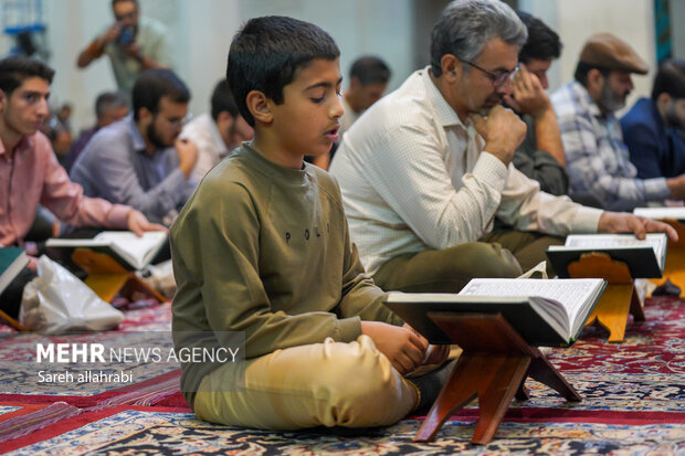محفل انس با قرآن «بُشری» در حرم شاهچراغ(ع)