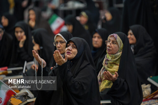محفل انس با قرآن «بُشری» در حرم شاهچراغ(ع)