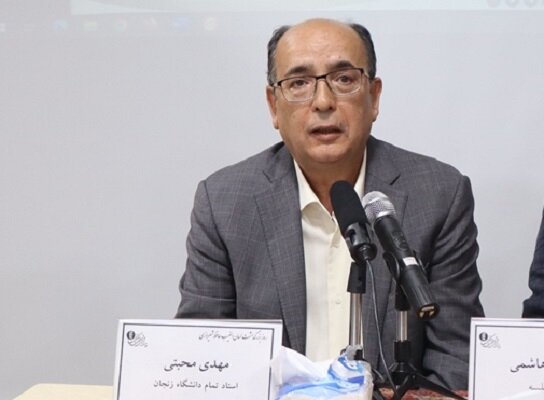 حافظ کسی است که در هیچ قالبی نمیگنجد 4
