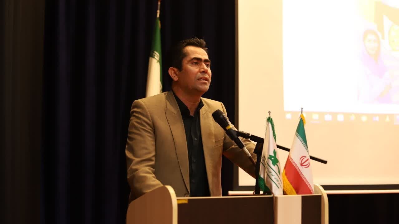 رونمایی از کتاب کودک «سورنا و مصرف داروها» در سنندج