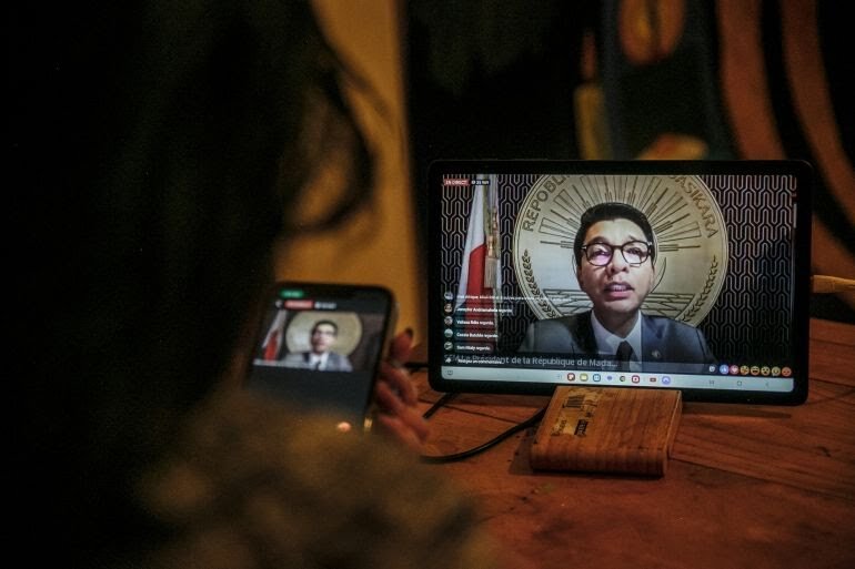 رئیس جمهور ماداگاسکار در پی تشدید اعتراضات ضد دولتی از کشور گریخت