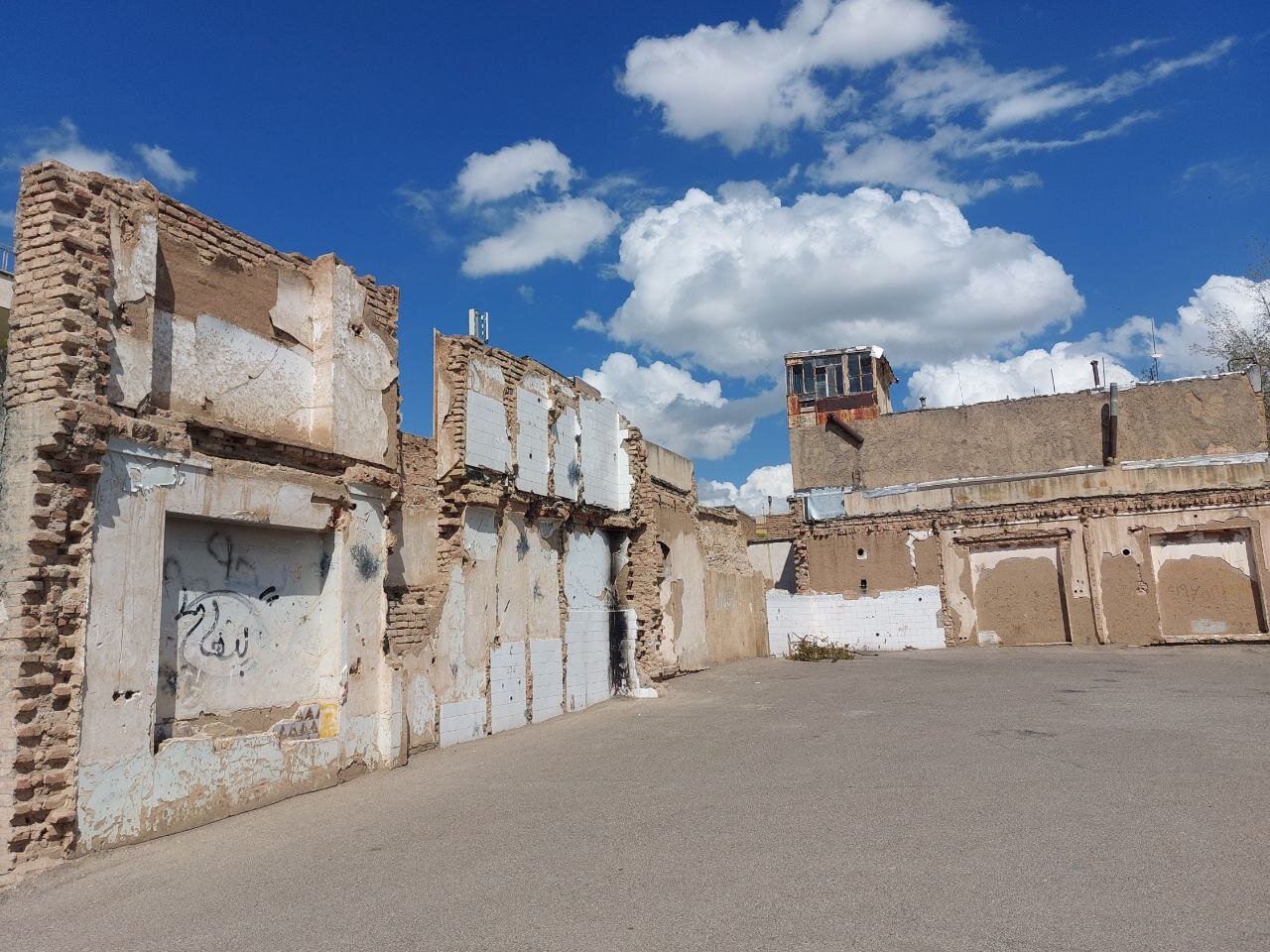 «انصاری شرقی» پروژه‌ای بدون مجوز در قلب تاریخی قزوین